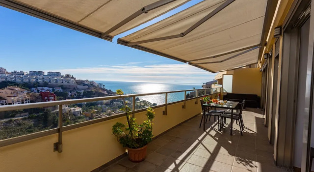 Ático soleado con vistas al mar