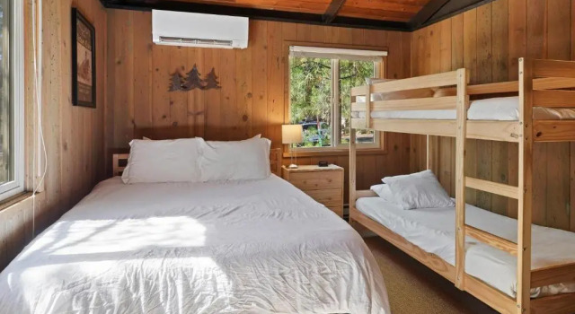 7 Grizzly-AC-Hot Tub-2BR/2BA