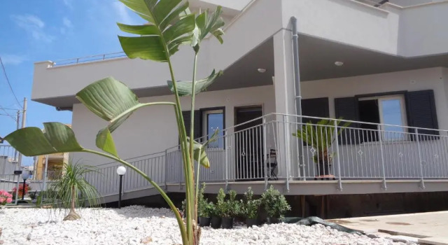 Апартаменты Eryx Apartments