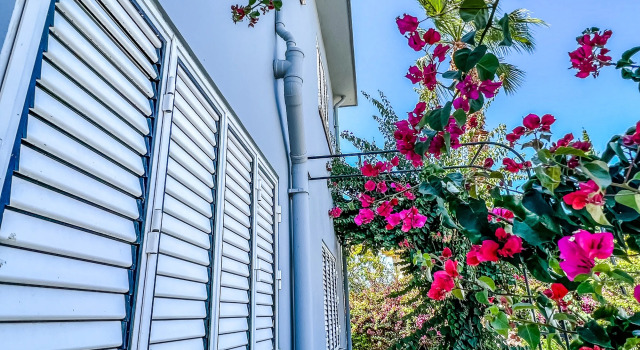 Fantastic Villa with Private Beach in Girne, Varaa Villa Girne Northern Cyprus