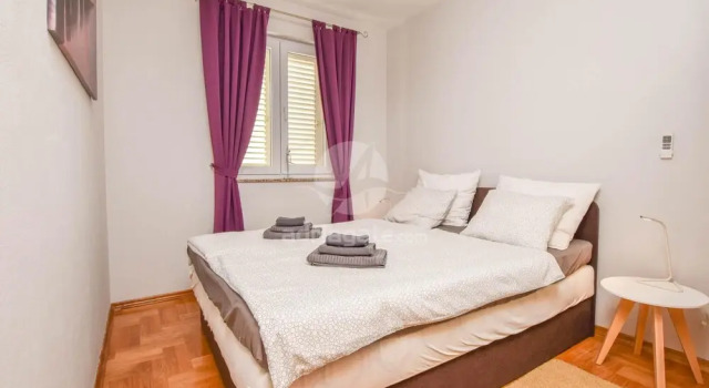 Apartment Amethist, Забронировать Апартаменты/квартира Отели Биоград-на-Мору с парковкой, рядом с Частный Пляж «Кемп Сенди», Парковка