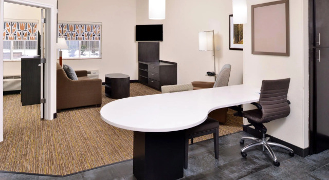 Двухместный люкс c 1 комнатой Candlewood Suites Winchester by IHG
