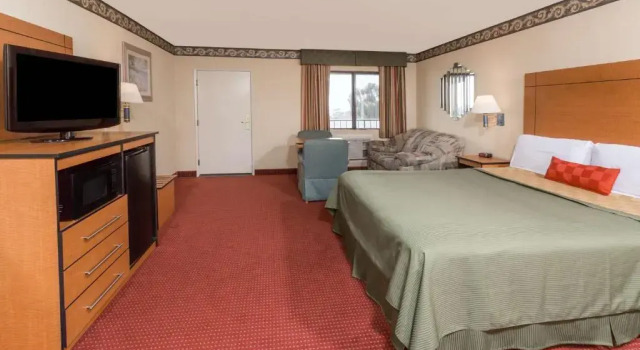 Номер Standard Travelodge by Wyndham San Clemente Beach
