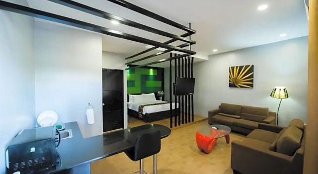 Люкс Sun City Suites