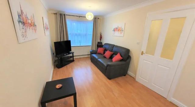 Friars Walk 2 with 2 bedrooms, 2 bathrooms, fast Wi-Fi and private parking, Rezervați Hotel Sittingbourne Kent, aproape de AquaManda