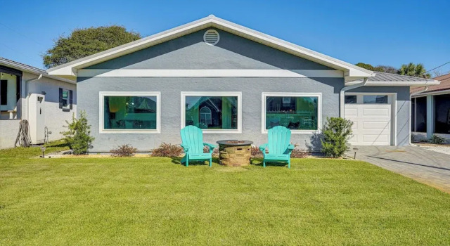 Walk to Beach: Chic PCB Getaway w/ Yard, Забронировать Дом для отпуска Пляж Вест-Панама-Сити США