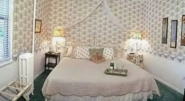 La Veranda Bed and Breakfast, Забронировать Отель Сент-Питерсберг Pinellas County, рядом с Пирс Сент-Питерсберга