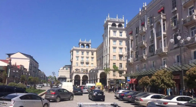 Апартаменты Цокольный этаж Apartment on Marjanishvili 16