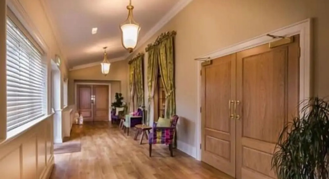 Breffni Arms Hotel, Забронировать Отель Арва 