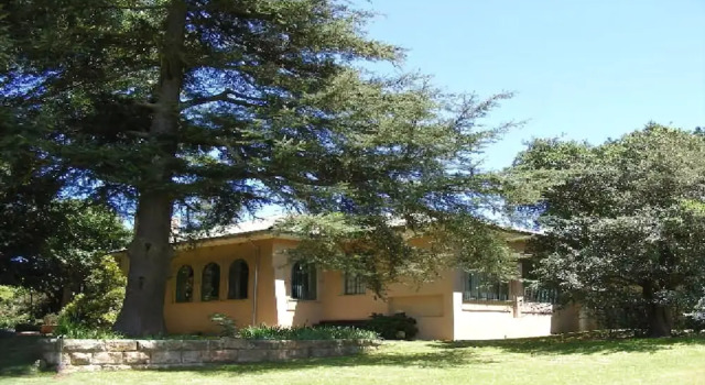 Lake Chrissie Lodge, Забронировать Отель Криссисмир Эрмело