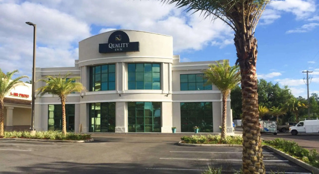 Четырёхместный номер Standard Quality Inn University North I-75