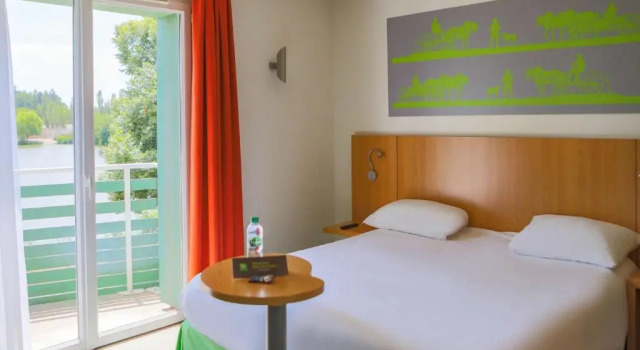 Двухместный номер Standard с видом на озеро ibis Styles Bourbon Lancy