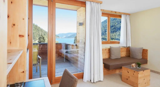 Двухместный номер Standard с балконом и с видом на горы Arosea Life Balance Hotel