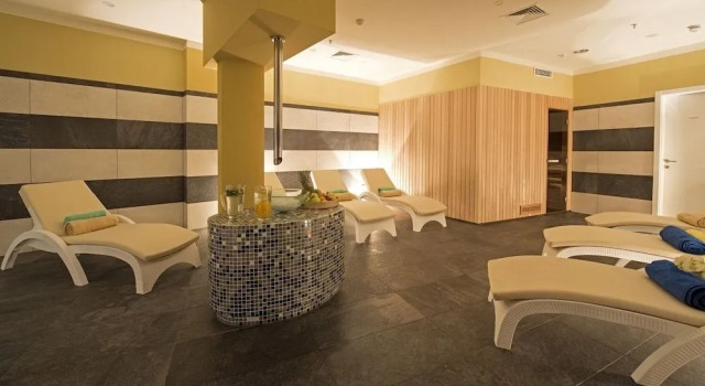 DIEHOLIDAYBUCHT, Book Hotel Hoteller i Pakostane med pool, Swimmingpool