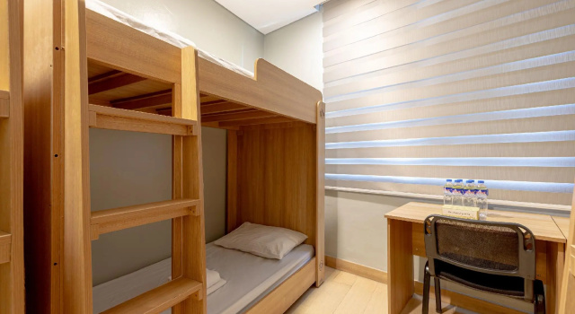Кровать в общем номере ZEN Rooms Madison 101 QC