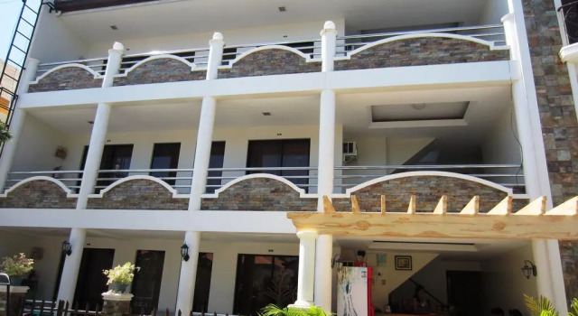 Seaview Apartelle