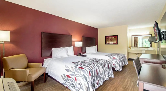 Четырёхместный номер Deluxe Red Roof Inn Columbia, SC Airport
