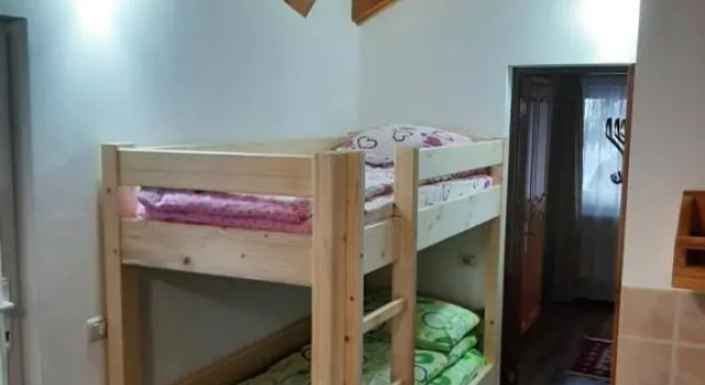 Casuta Pietrosul Rodnei, Rezerwuj Apartament Hotele w Carpathians - Romania z parkingiem, Parking