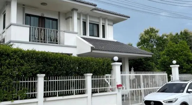 Elly's Home. Convenience & Serenity