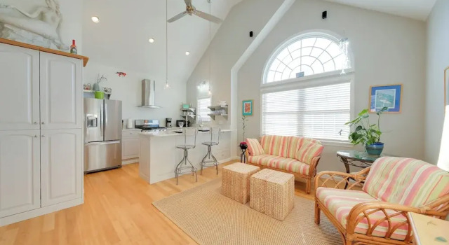 Коттедж Seaside Cottage w/ Private Pier - 3 Miles to Beach