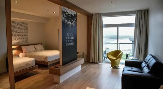 Dört kişilik küçük süit Hotel du Lac Champlain, an Ascend Collection Hotel