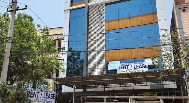 Коттедж Townhouse Cineplanet Kompally