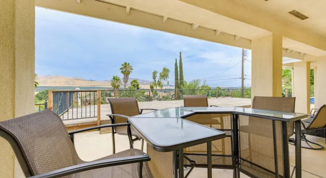Коттедж Porterville Getaway w/ Patio + Valley Views!