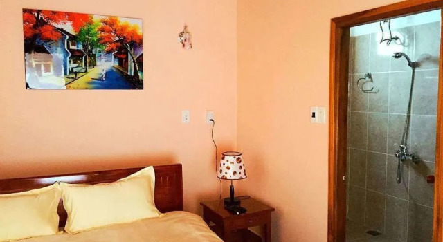 Q House, Book Hotel Da Lat Lam Dong