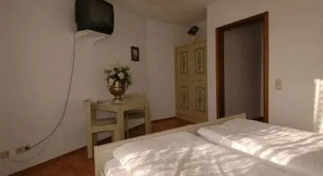 Hotel Restaurant Strauß, Забронировать Отель Швальбах 