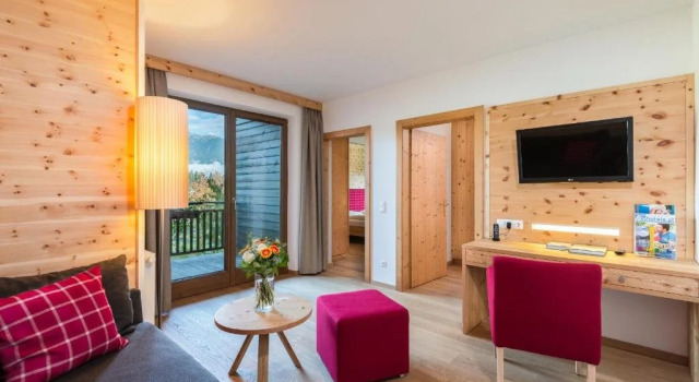 Familienhotel Kreuzwirt, Забронировать Отель Отели Вайсензе 4 звезды, 4*