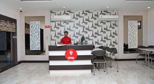 OYO 10343 Hotel Heera Foods