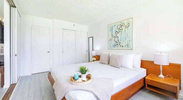 Номер Comfort Waikiki Banyan Condo w/ King Bed & Parking, Near Beach