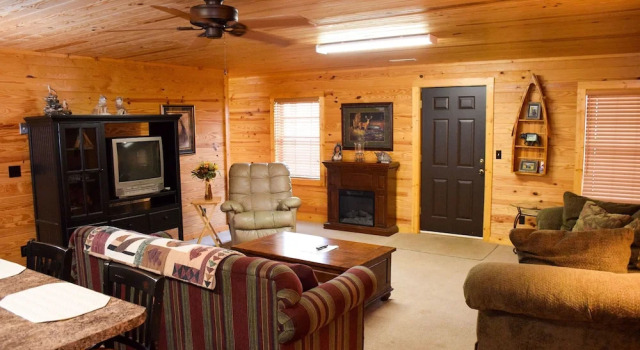 WEEKS WORTH - 3 Br Cabin