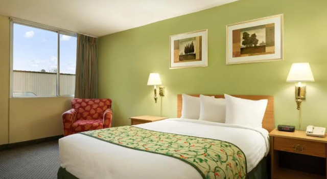 Номер Standard Travelodge by Wyndham Sturgis