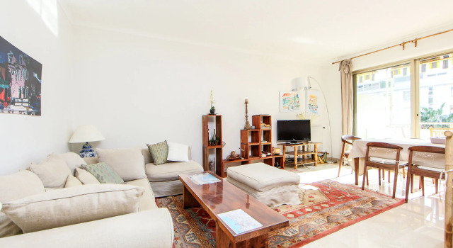 Apartment Les Aliscamps, Забронировать Апартаменты/квартира Отели Канн с парковкой, рядом с La Californie, Парковка