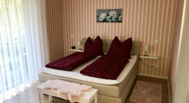 Ferienhaus am Park am Röhrensee, Varaa Hotelli Hotellit Baijeri pysäköinnillä, Pysäköinti