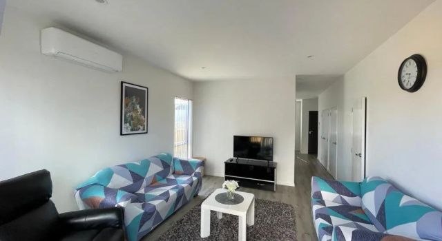 Коттедж 4 bedroom home fully furnished in Papakura, Auckland