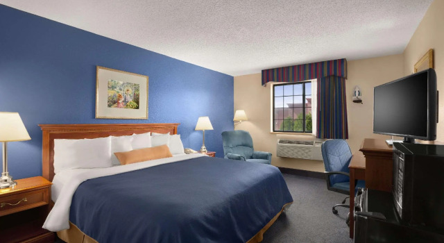 Двухместный номер Standard Days Inn by Wyndham Keene NH
