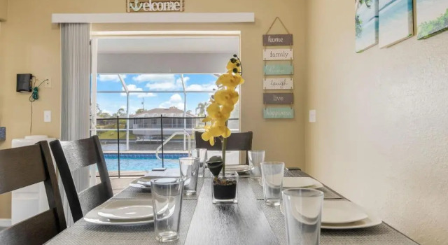 Waterfront Villa with Heated Pool - Villa Wine Down - Roelens Vacations, Забронировать Вилла Кейп-Корал Southwest Florida