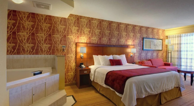 Номер Premium Courtyard by Marriott Madison East