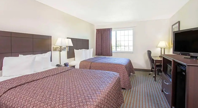 Четырёхместный люкс Super 8 by Wyndham Cedar Falls