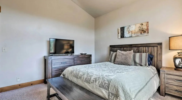 Truckee Escape w/ Hot Tub Near Ski Resorts