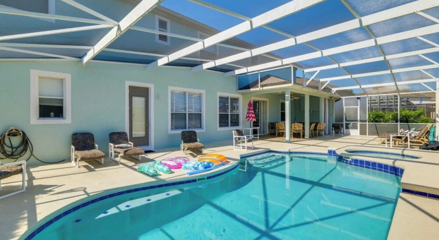 Коттедж с 5 комнатами Community & Private Pools: Davenport Golf Getaway!