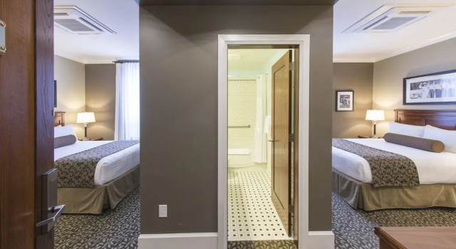Четырёхместный номер Deluxe Hume Hotel & Spa