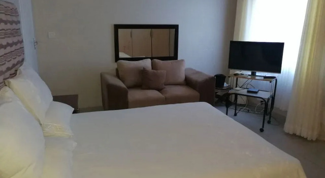 Palm Leaf Gardens, Book Hotel Kwekwe Midlands Province