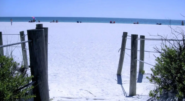 Коттедж Anna Maria Island Beach Palace