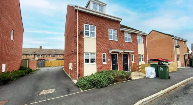Коттедж Executive Norton House 3 Bedrooms Workstays UK Video Tour Available