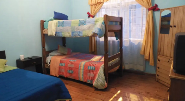 Четырёхместный семейный номер Standard Hostal Tricontinental