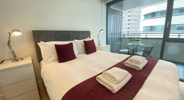 Апартаменты c 1 комнатой с балконом Roomspace Serviced Apartments -Oasis Way
