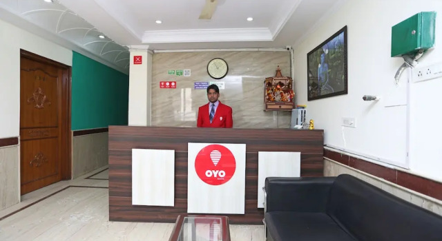 OYO 7619 Hotel VRS